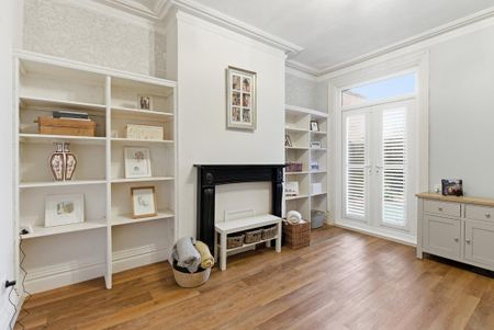 4 bedroom semi-detached house to rent - Photo 3