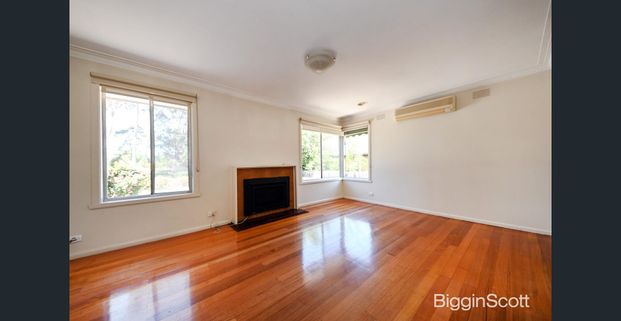 Immaculate Single-Level Home with Extra Parking and Outdoor Alfresco with Gardening inclusive - Photo 1