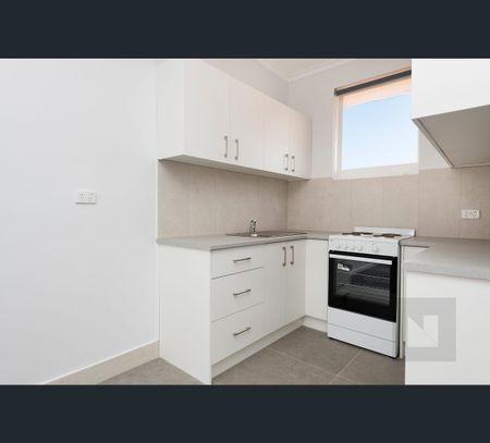 6/13 Clarendon Parade, West Footscray, Vic 3012 - Photo 3