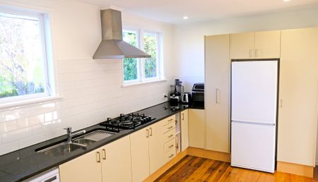 Family home in Glen Innes - Photo 3