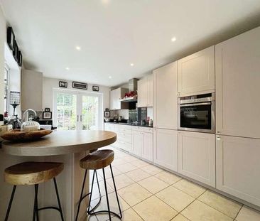 Parsonage Lane, Farnham Common, Slough, SL2 - Photo 4