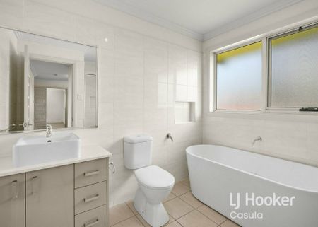 Spacious 4-Bedroom Family Home - Photo 3