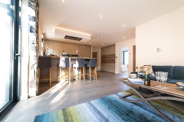 2 bedroom penthouse to rent - Photo 1