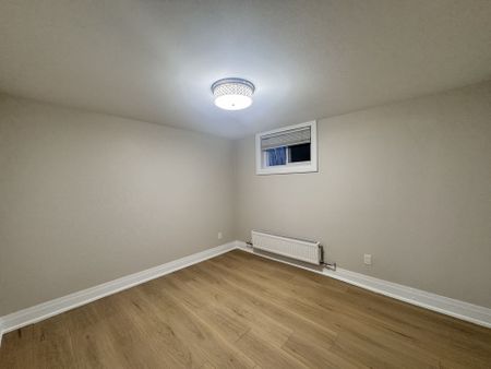 For Lease - 324 WEST 5TH Street, Hamilton, Ontario - Photo 2