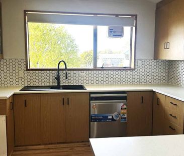 Family Living in Gleniti - Photo 4