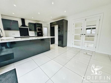 Somerset Road, Linford, Linford, SS17 - Photo 4