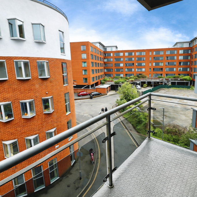 1 bedroom flat to rent - Photo 2