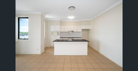 Charming and Spacious Property in Prime Location - Complex with Pool, Sauna, Spa and More! - Photo 4