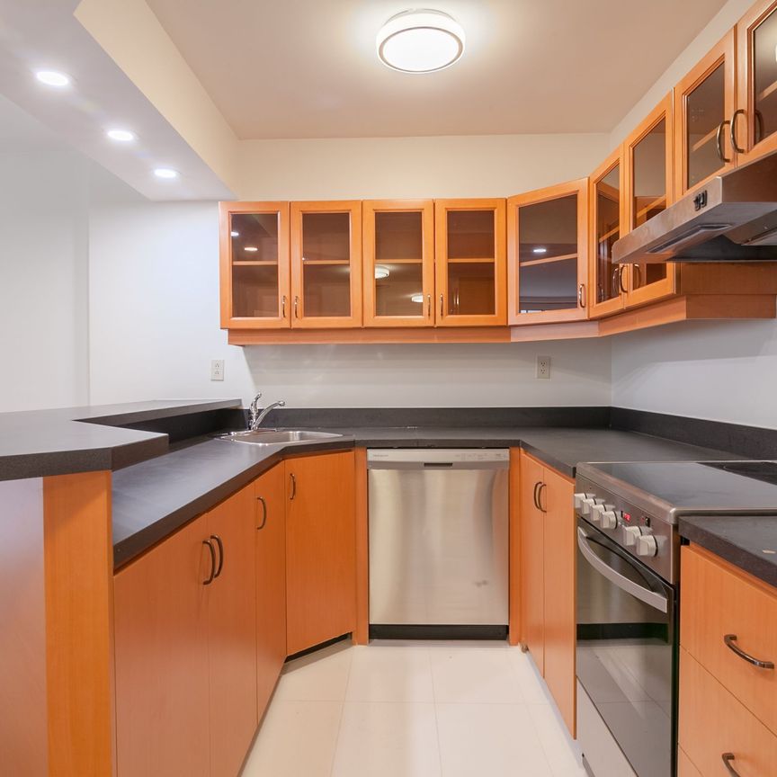 3545 Cote-des-Neiges Road - Photo 1