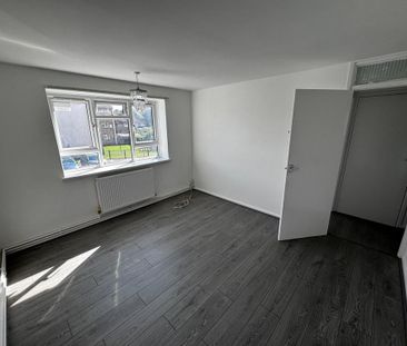 3 bedroom flat to rent - Photo 6