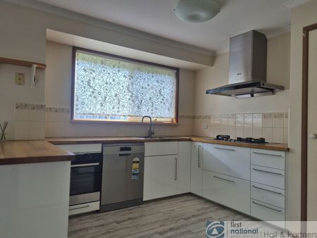 3 bedroom home in a great location - Photo 5