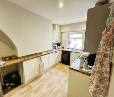 2 bedroom end of terrace house to rent - Photo 4