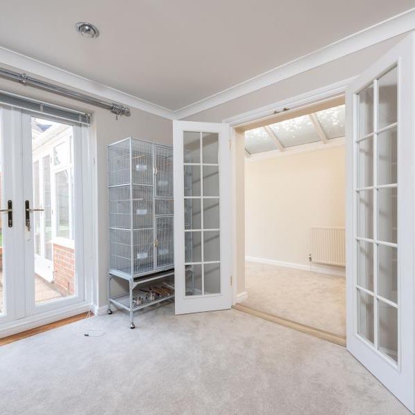 4 bedroom detached house to rent - Photo 1