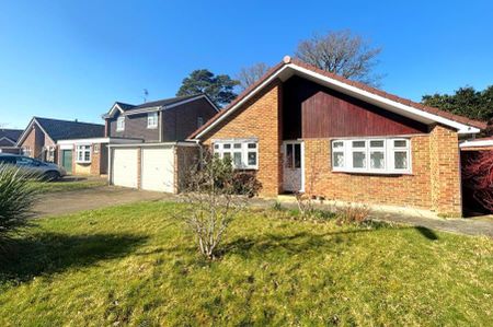 Claydon Road, Woking, Surrey, GU21 - Photo 2
