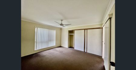 LOWSET BRICK HOME WALKING DISTANCE TO SUNNYBANK HILLS SHOPPINGTOWN! - Photo 4