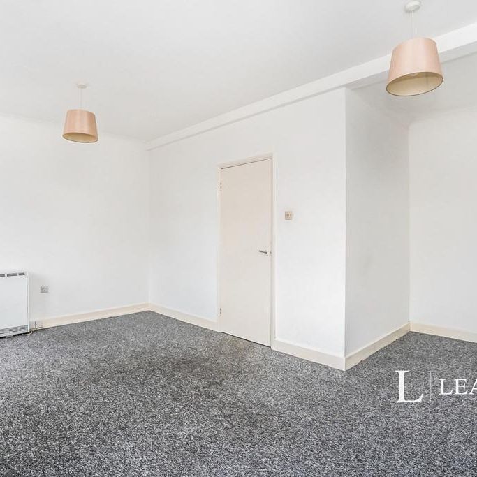 3 bedroom flat to rent - Photo 1