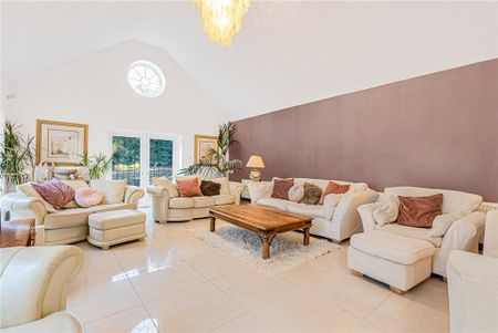 2 bedroom semi-detached house to rent - Photo 3