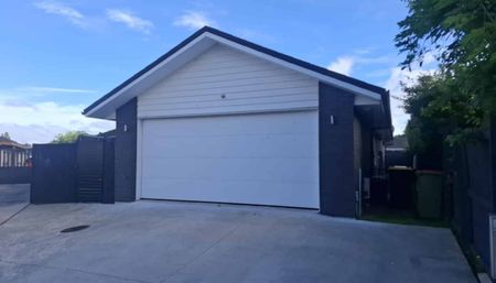 Lovely 3 bedroom 2 bath in the 'Bridge - Photo 3