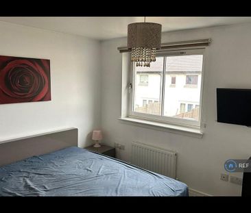 2 bedroom end of terrace house to rent - Photo 2