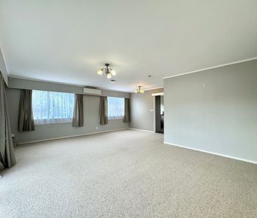 Unit 1, 27 Butley Drive, Farm Cove, Auckland - Photo 1