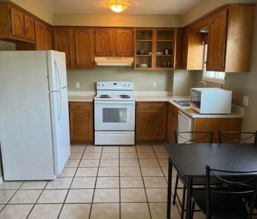 For Lease - 653 Idylwood Court, Oshawa, Ontario - Photo 3