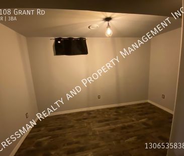 4 Bed, 2.5 Bath FULL HOUSE W/ Garage in Whitmore Park - Photo 1