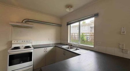 Spacious one bedroom in great location - Photo 2