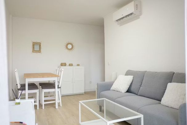 Calle Rosa, Getafe, Community of Madrid 28903 - Photo 1