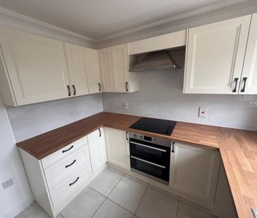 2 bedroom semi-detached house to rent - Photo 6