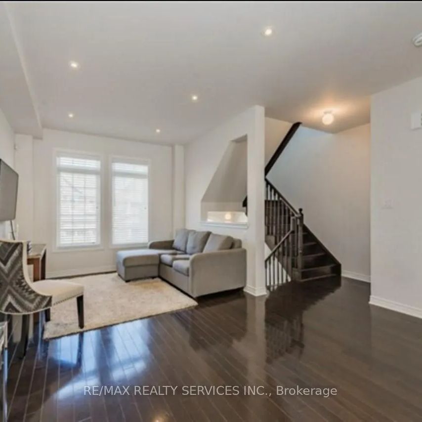 74 ALDERSGATE DRIVE - Photo 1