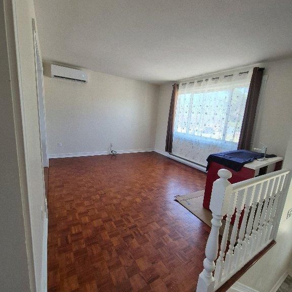 Bungalow à Louer 2600$/mois 4 ch. 2 sdb. (Chateauguay) - Photo 1