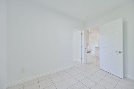 For Lease - 20 East Drive, Toronto, Ontario - Photo 4