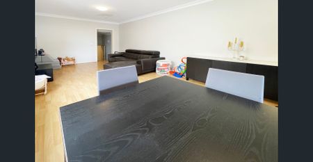 Meeting point for inspections outside Hair Inspiration - Photo 3