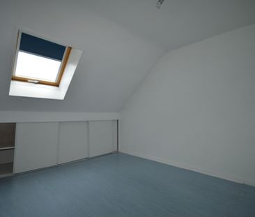 Location Appartement 4 pièces 93m² BART 25420 - Photo 4