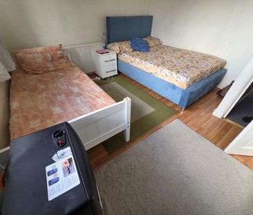 4 bedroom detached house to rent - Photo 6