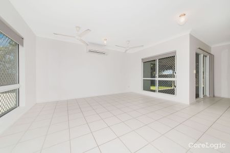 4 St Ives Street, Mount Louisa. - Photo 4