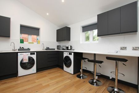 1 bedroom in a house share to rent - Photo 3