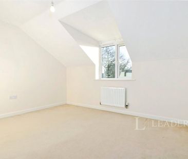 3 bedroom semi-detached house to rent - Photo 2
