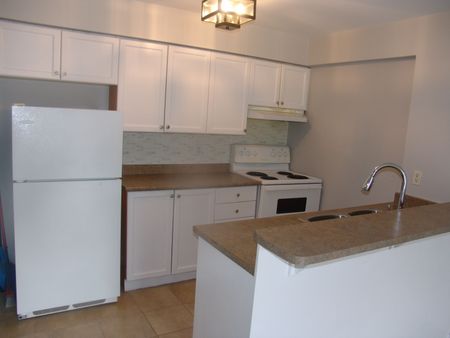 For Lease - 102 Aspen Springs Drive Unit# 305, Clarington, Ontario - Photo 3