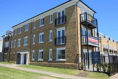 Opendale Road Burnham Buckinghamshire, SL1 - Photo 4