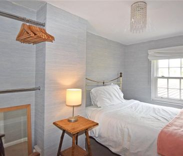 2 bedroom cottage to rent - Photo 1