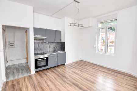 Location Appartement 2 pièces 45m² DOMART EN PONTHIEU 80620 - Photo 3