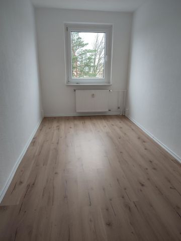 Einziehen und Wohlfühlen… Neu gefliestes Bad und Küche -3 Raumwohnung- sofort anzumieten - Foto 5