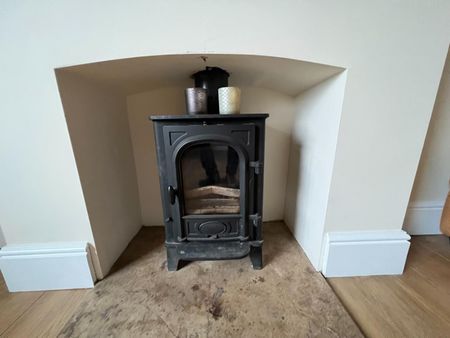 3 bedroom House To Let - Photo 2