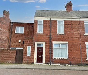 2 bed terraced house to rent in NE31 - Photo 2