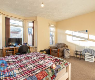 4 bed Semi-Detached House for Rent - Photo 4