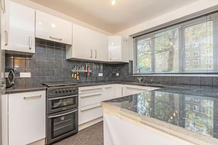 3 bedroom flat to rent - Photo 5