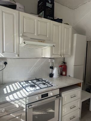 Room in a Shared House, Thornville Road, LS6 - Photo 1