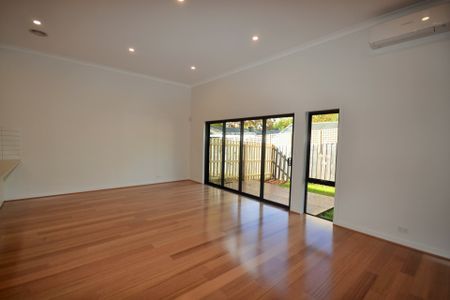 52 Churchill Way, Kilsyth - Photo 4