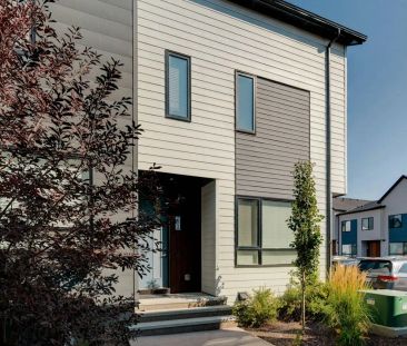 Spacious 4 Bed, 3.5 Bath Townhome - Pet Friendly!!! — 4 Bedrooms To... - Photo 1